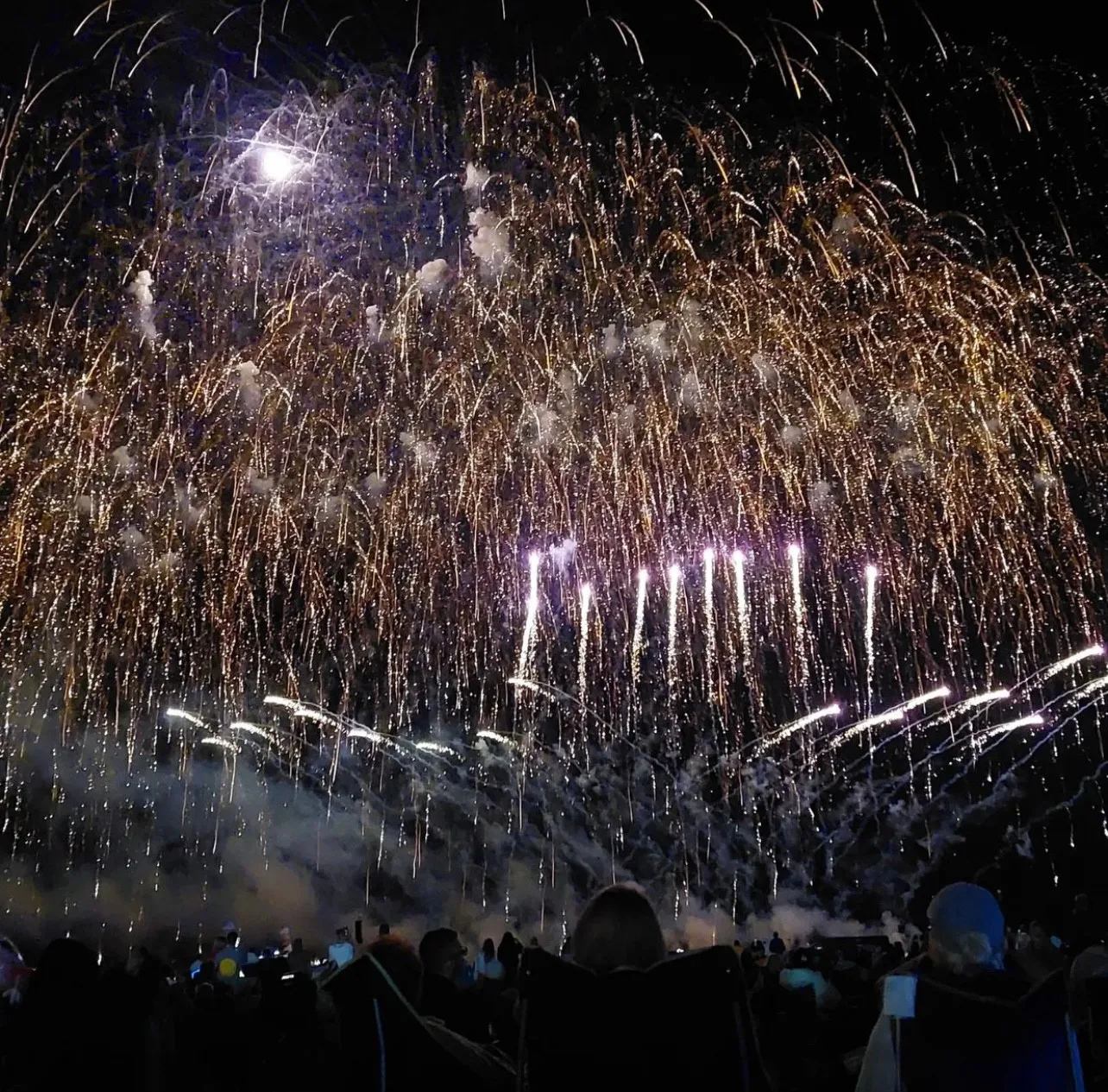 White and gold firework bursts